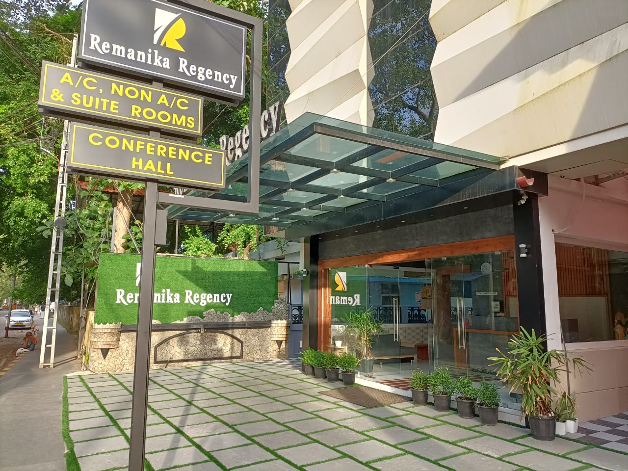 4 bed executive rooms guruvayur